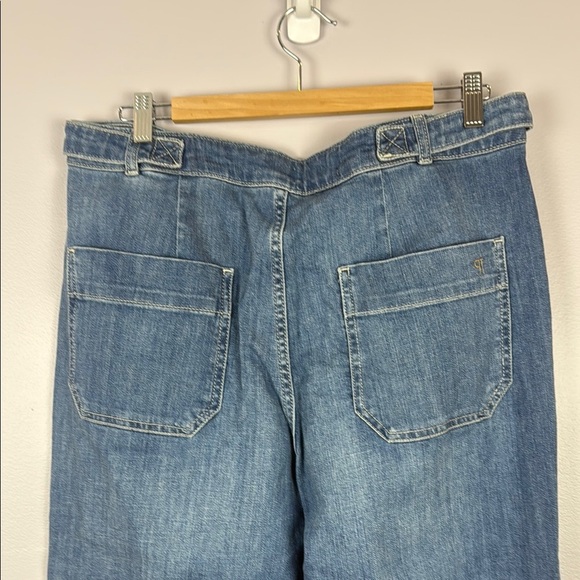 Pilcro Anthropology High-Rise Tower Flare Jeans Size 31 - Picture 7 of 11